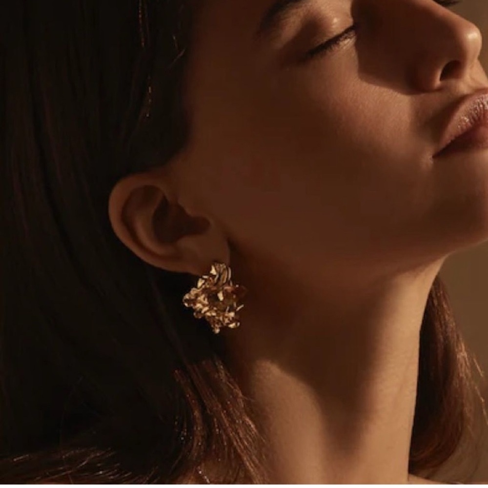 $225 Amber Sceats Reese Earrings 24KT Gold Plated Statement Piece‎